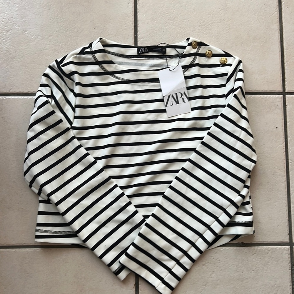 Boxy long sleeve stripped top with gold buttons